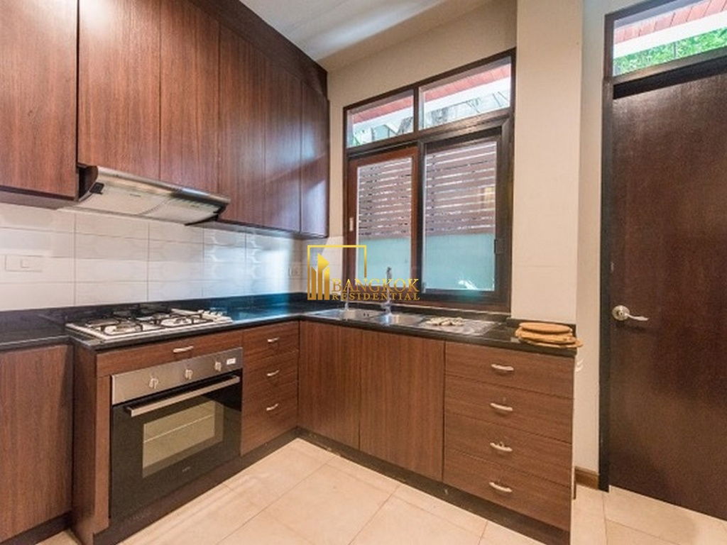 รูป Modern 4 Bed Luxury House With Private Pool in Ekkamai Area - BR8125SH - รูปที่ 8/20