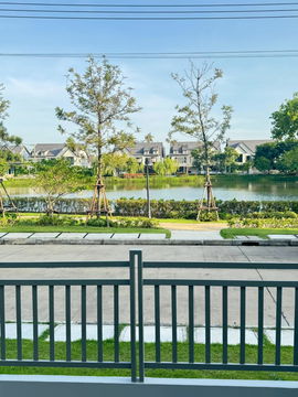 บ้านใหม่หรู วิวติดทะเลสาบ หลังใหญ่สุดในโครงการ หมู่บ้านบุราสิริ ปัญญาอินทรา