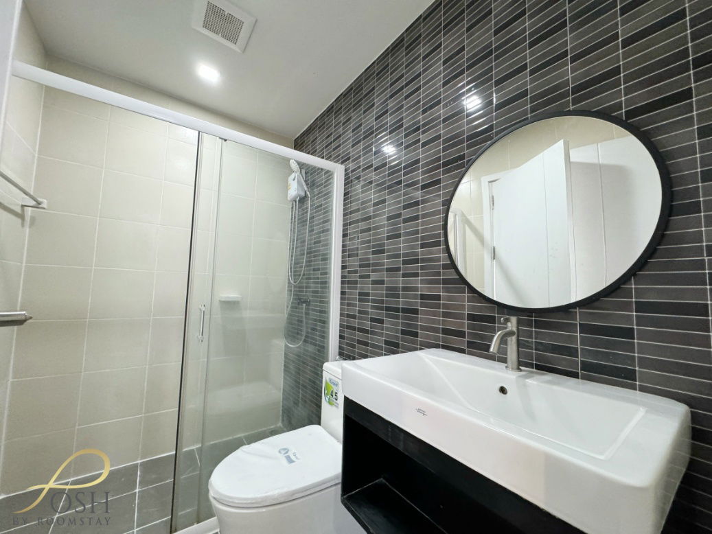picture Newly Renovated Two-Storey Townhouse 3 Bedrooms, 2 Bathrooms - 14/20