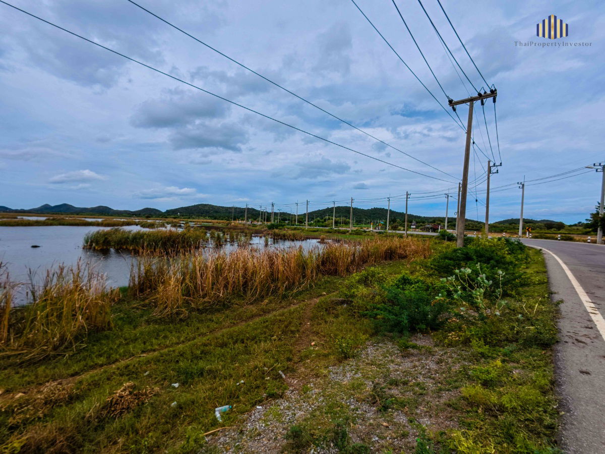 picture Great investment land! 33-1-76 rai plot, located on Highway 1021, with a 75-meter frontage and two public roads. High-potential location.  - 6/12