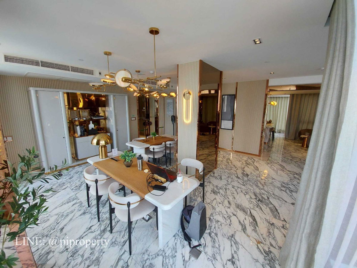 picture ​Experience an elevated lifestyle in this stunning corner unit at Ashton Asoke Rama 9.  - 36/37