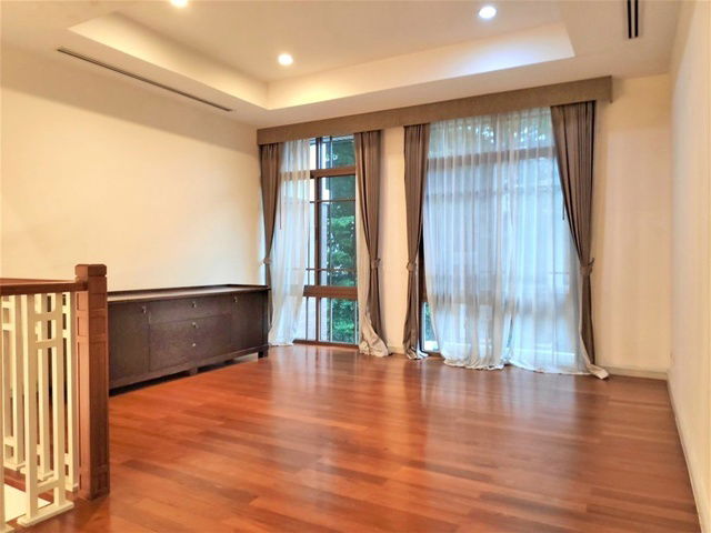 picture Sukhumvit Hospital 400m. Thonglor Ekkamai BTS Phra Khanong. 500 m. 4BED Luxurious 3-story house - 7/8