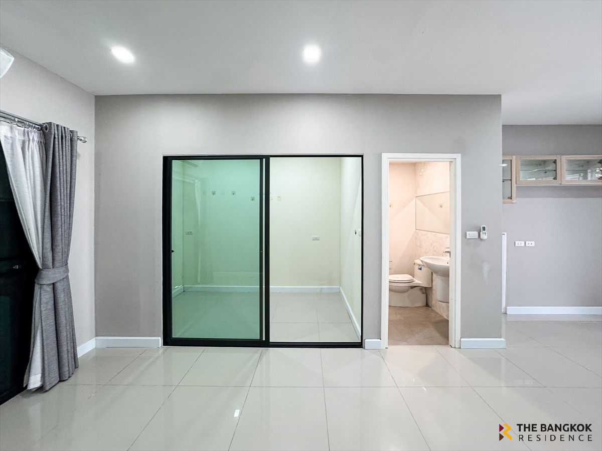 picture 🏡 3 Storey Townhome,Patio Watcharapol-Ramintra Near MRT Watcharapol  - 17/25