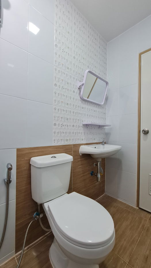 รูป 🏡 S460 [ขาย] ทาวน์เฮาส์ 2 ชั้น หมู่บ้านเคซี รามอินทรา 7 📍 MRT สถานีเศรษฐบุตรบำเพ็ญ / มีนบุรี) 💰 เพียง 1,850,000 บาท (รวมโอน) - รูปที่ 10/18