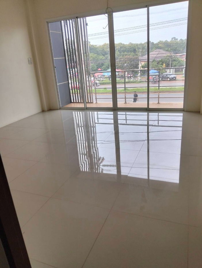 picture 🏢 For Rent: 3-Storey Commercial Building in the Heart of Khok Pip, Prachinburi Province - 4/7