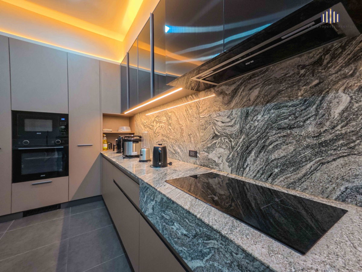 picture Newly built, luxurious, private home office with a focus on functionality and multiple parking spaces in the Don Mueang area! Land area: 167 sq wah,  - 11/18