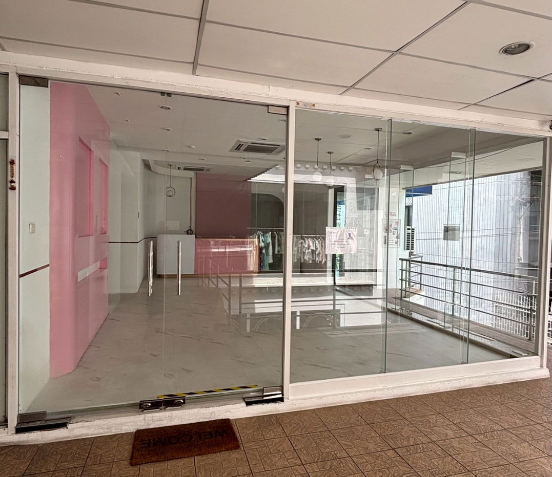 picture Office for rent (Thonglor) approximately 700 meters from BTS Thonglor Station. - 5/26