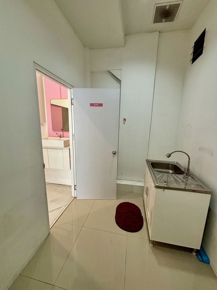 picture Office for rent (Thonglor) approximately 700 meters from BTS Thonglor Station. - 16/26