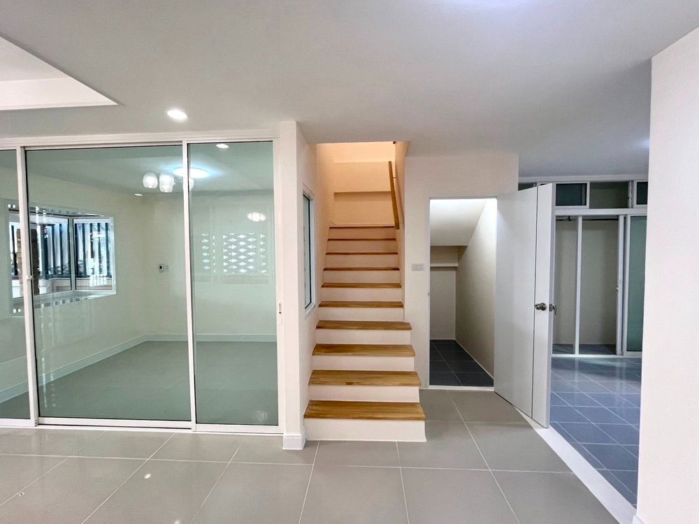 รูป ขายบ้านแฝด บ้านร่มไม้ บางใหญ่ ตกแต่งใหม่ พร้อมเข้าอยู่ ใกล้เซ็นทรัลเวสต์เกต รถไฟฟ้า และทางด่วน เข้า-ออกเมืองสะดวก - รูปที่ 16/23