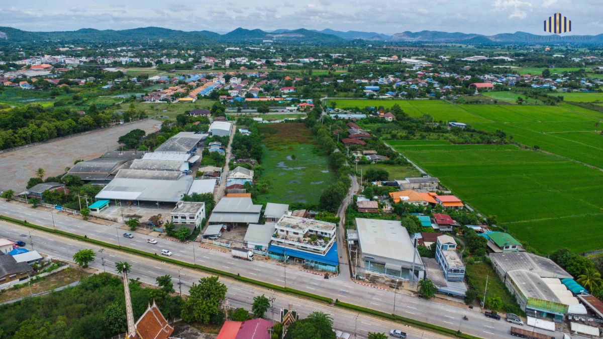 picture Urgent sale! 7-rai large plot of land, Suphan Buri. Only 100 meters down an alley, Selling for only 10,000 baht per square wah. - 17/20