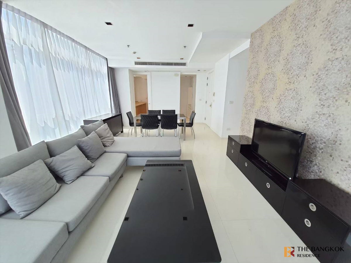 picture Athenee Residence 🌟 High-floor, Spacious Unit in Prime Location 🏙️ Near BTS Ploenchit   - 2/10