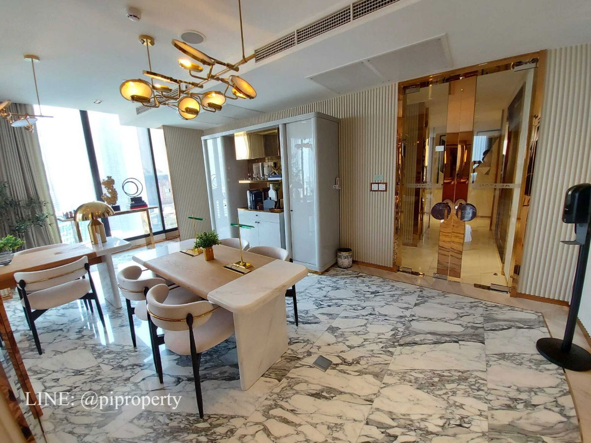 picture ​Experience an elevated lifestyle in this stunning corner unit at Ashton Asoke Rama 9.  - 33/37
