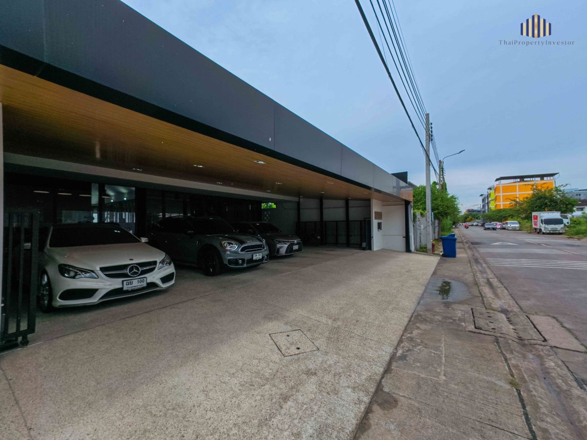 picture Newly built, luxurious, private home office with a focus on functionality and multiple parking spaces in the Don Mueang area! Land area: 167 sq wah,  - 2/18