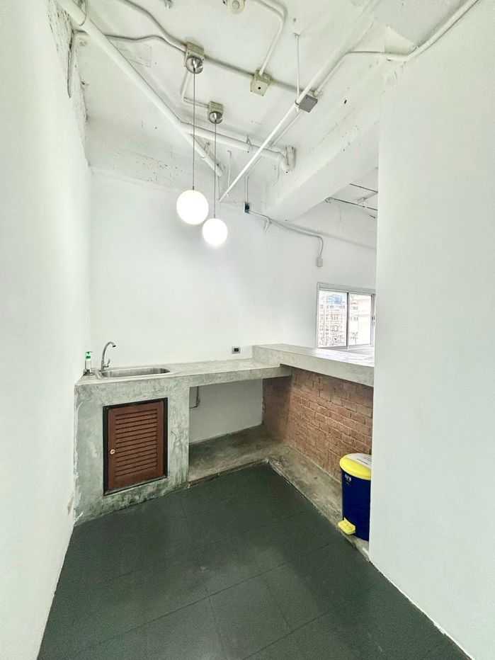 picture Office for rent (Thonglor) approximately 700 meters from BTS Thonglor Station. - 9/16