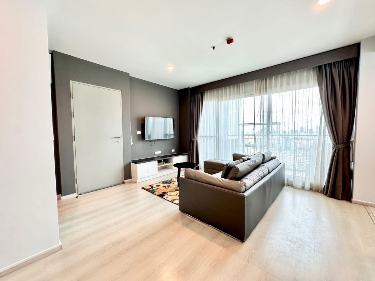 picture 🟪🟦🟩🟨🟧 For rent: Life Ratchadaphisek (2 bedrooms, corner room)🛎️🛎️ | 𝗟𝗶𝗻𝗲@: @𝗮𝘀𝘀𝗲𝘁𝘀𝗽𝗿𝗼 - 4/19