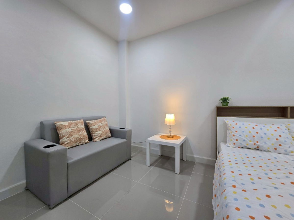 รูป ให้เช่า  101 แมนชั่น ห้องรีโนเวทใหม่ ในซอย ลาดพร้าว 101  เฟอร์นิเจอร์พร้อมเข้าอยู่  - รูปที่ 3/6