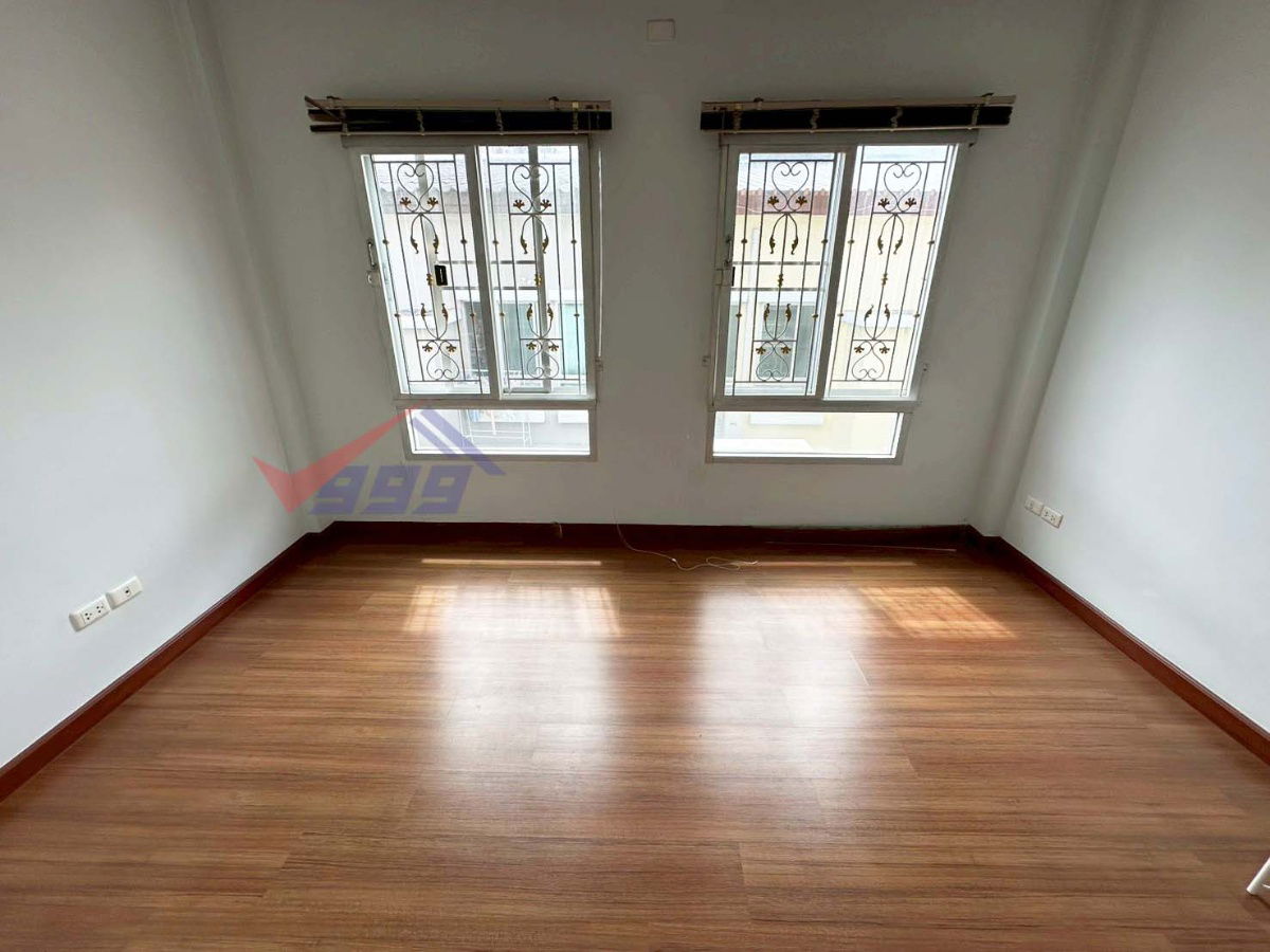 picture For Sale: Baan Klang Muang The Paris, Krungthep Kreetha 7 - 16/17