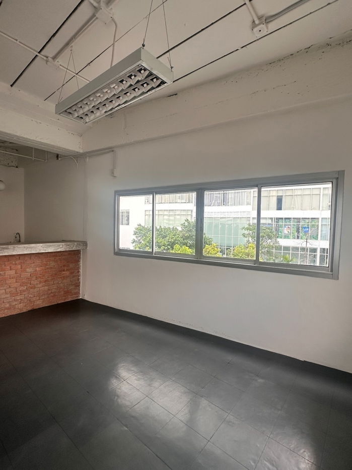 picture Office for rent (Thonglor) approximately 700 meters from BTS Thonglor Station. - 5/16