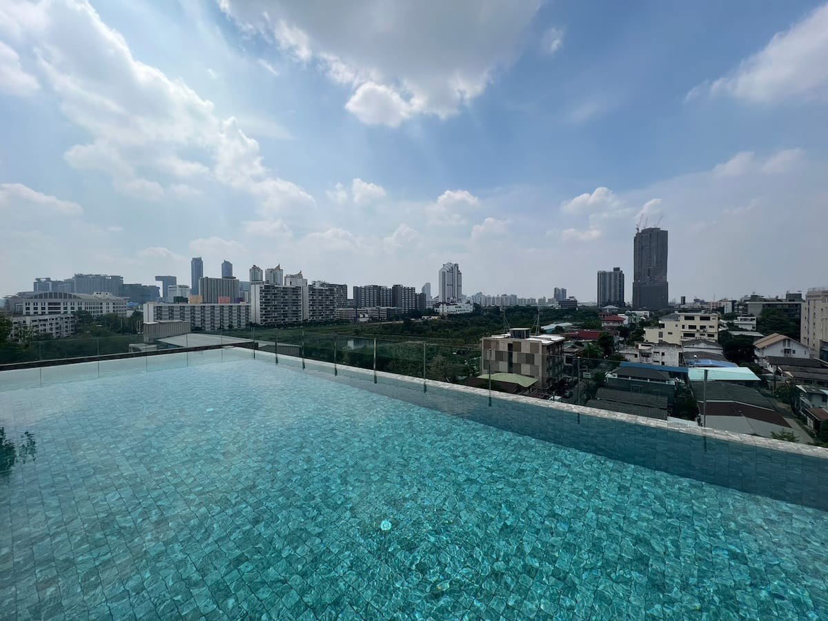 picture EC92242 –For rent: Fully furnished, 1-bedroom, low-rise condo at LLOYD Soonvijai-Thonglor near Bangkok Hospital.   - 8/10