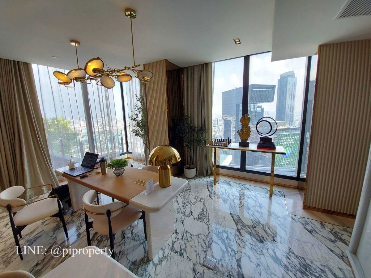 picture ​Experience an elevated lifestyle in this stunning corner unit at Ashton Asoke Rama 9.  - 32/37