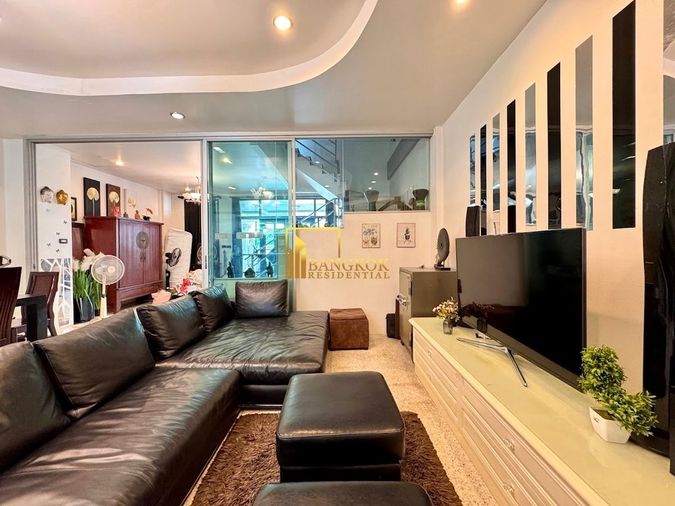 ให้เช่าทาวน์โฮม 4 ห้องนอน 360 ตร.ม. 1 ตร.ว. เขตบางคอแหลม