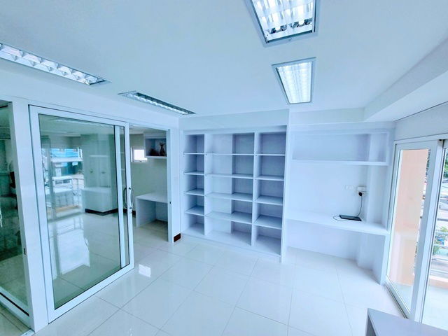 picture BanKluai-SaiNoi Rd. Lotus Bang Kruai-SaiNoi 2.3km. For rent commercial building 3-storey 2 units 40 - 2/8