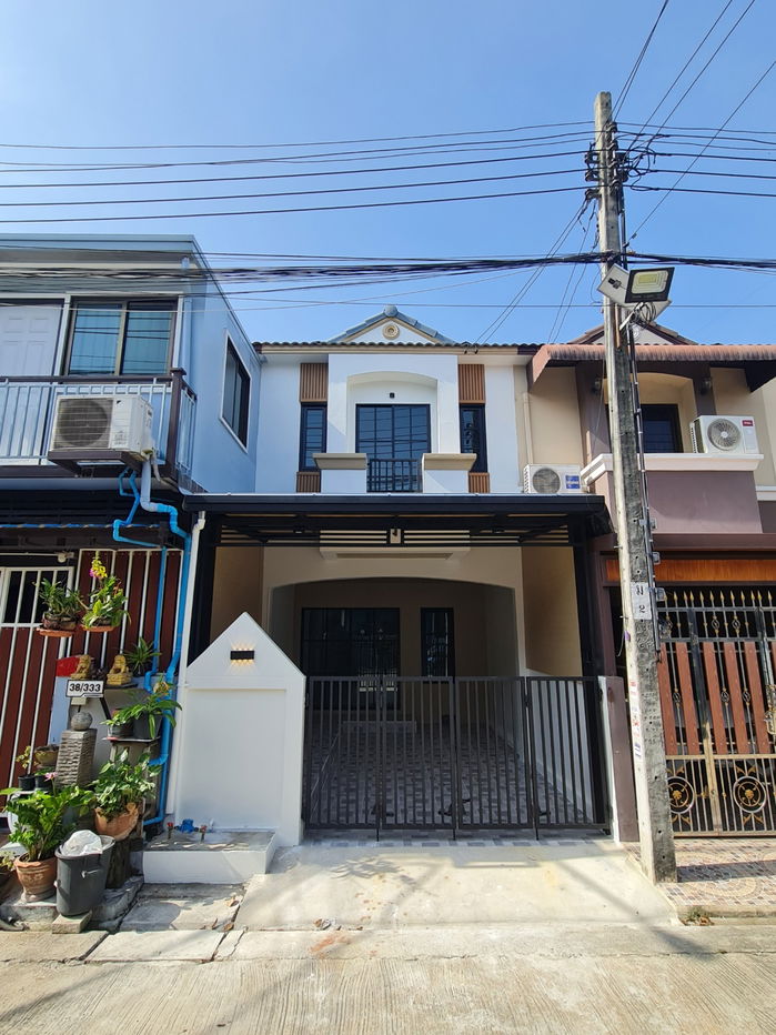 รูป 🏡 S460 [ขาย] ทาวน์เฮาส์ 2 ชั้น หมู่บ้านเคซี รามอินทรา 7 📍 MRT สถานีเศรษฐบุตรบำเพ็ญ / มีนบุรี) 💰 เพียง 1,850,000 บาท (รวมโอน) - รูปที่ 2/18