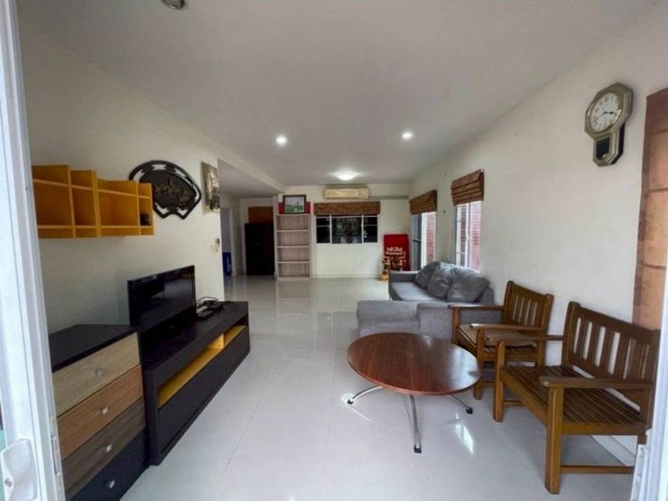 รูป บ้านเดี่ยวให้เช่า – หมู่บ้านภัสสร 19 วัชรพล–วงแหวน (สายไหม ออเงิน)
ใกล้จุดขึ้น–ลงทางด่วนจตุโชติ

บ้านพร้อมอยู่ เฟอร์นิเจอร์ครบ  - รูปที่ 4/15