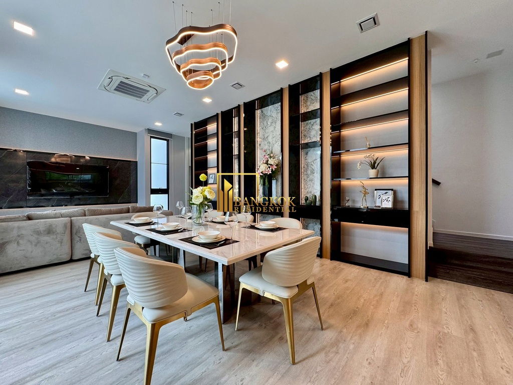 picture VIVE Krungthep Kreetha | Luxurious 4 Bedroom House For Rent - BR28266SH - 34/79