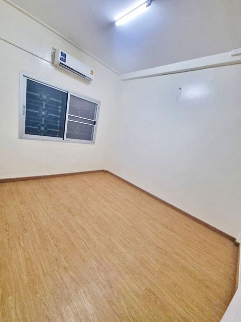 picture Thewet Samsen Rama8 Bridge 450m. MRT WatMangko 3.3 km.5-story commercial building for rent with roof - 3/8