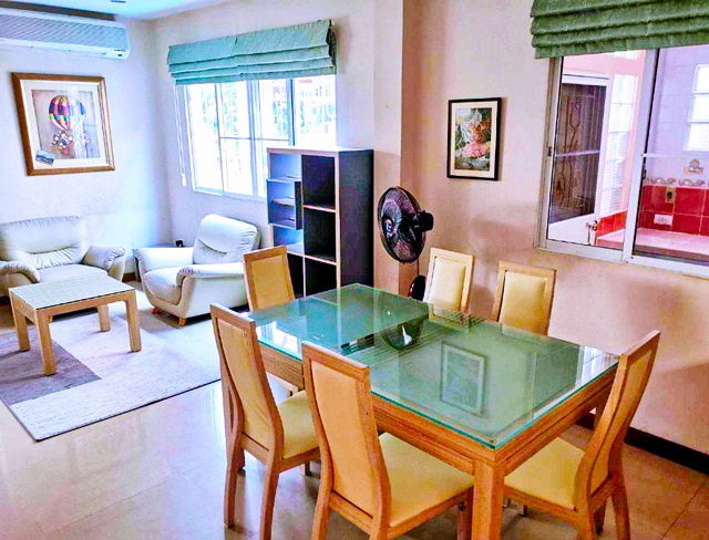 picture Central Eastville 1.7 km Along the Ekkamai-Ramintra Expressway Lotus Yothin Phatthana 800m. Karaoke - 3/8
