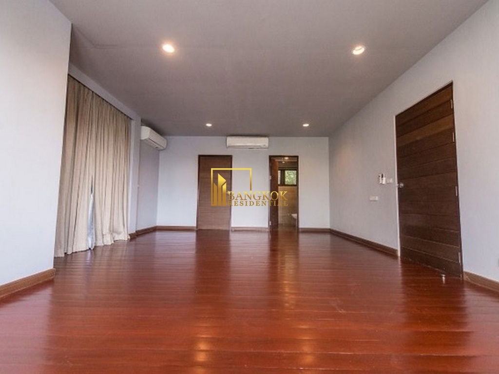 รูป Modern 4 Bed Luxury House With Private Pool in Ekkamai Area - BR8125SH - รูปที่ 6/20