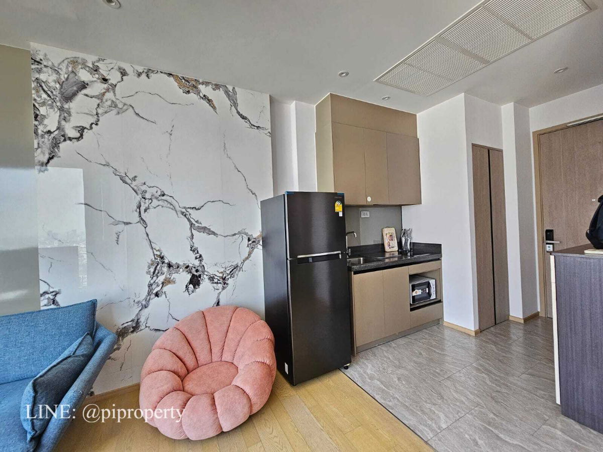 picture ​Experience an elevated lifestyle in this stunning corner unit at Ashton Asoke Rama 9.  - 7/37