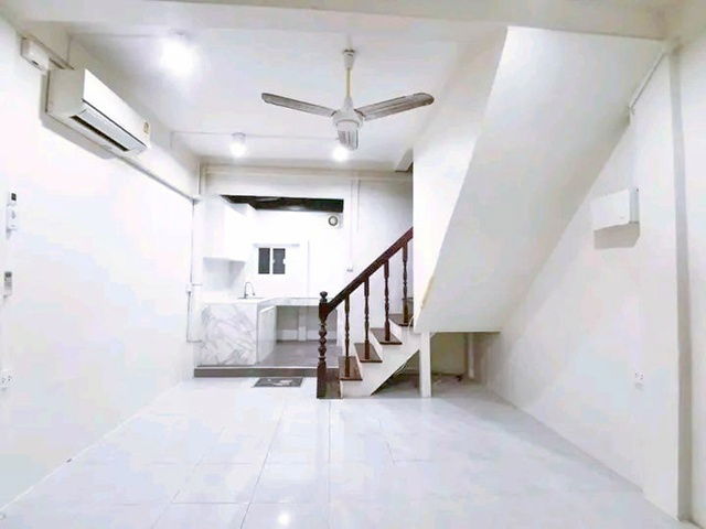 picture MRT WongSawang 2km. Townhouse for rent 3-storey 18 sq.wa. 230 sq.m. BonMarche Market 1.2 km. - 3/8
