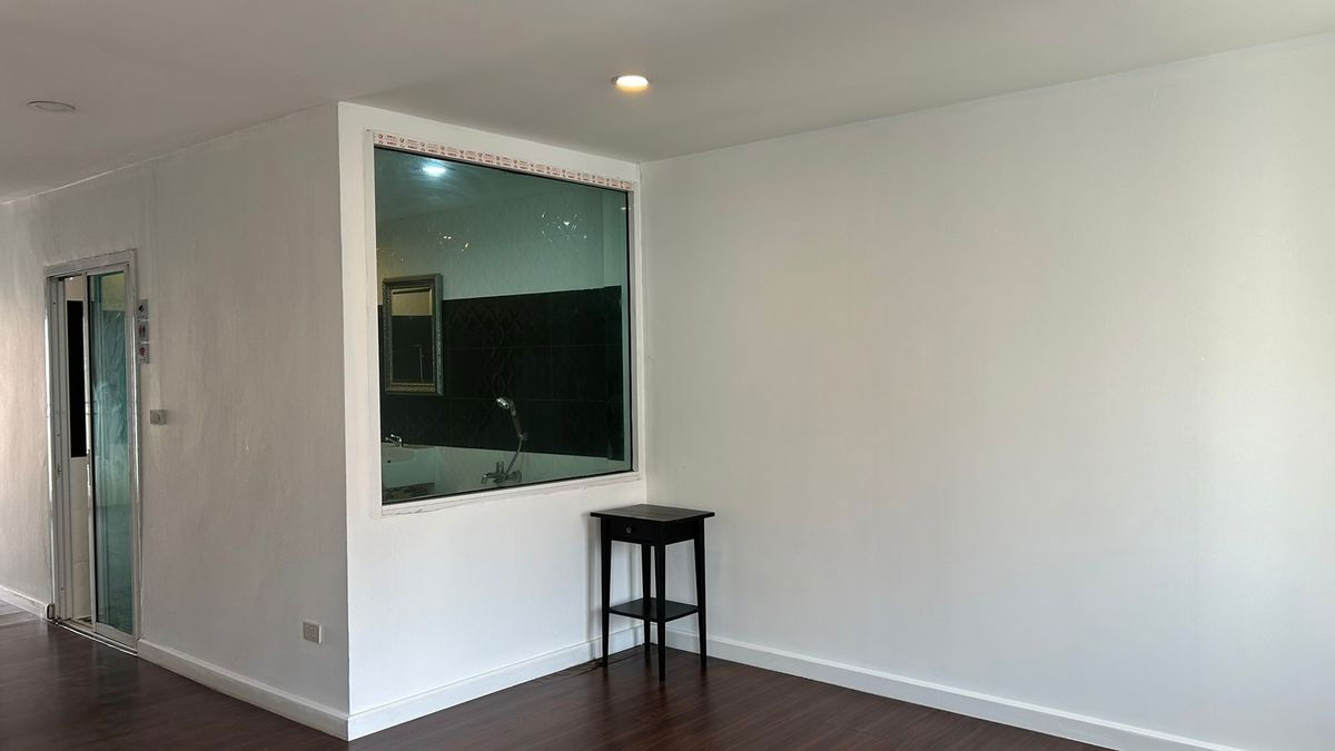 picture WS2853 [For rent] 4-storey commercial building next to Central Rattanathibet 📍 MRT Nonthaburi Intersection 💰 Rent: 30,000 baht/month - 5/6