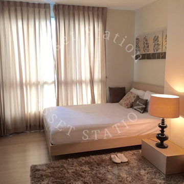 🌆 Life @ Sathorn 10  – Modern condo in the heart of Sathorn, near BTS Saint Louis ✨