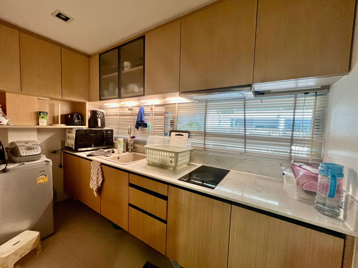 picture For Sale | 3-Storey Corner Townhome at Noble Cube Pattanakarn | Newly Renovated with Premium Materials - 18/35