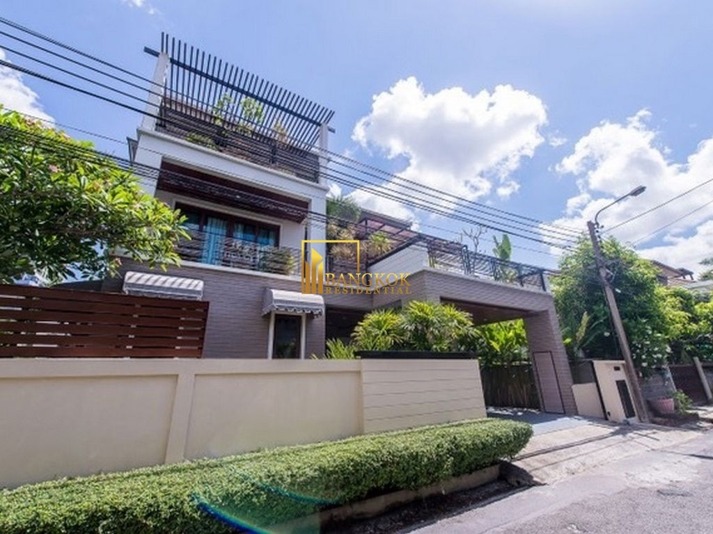 รูป Modern 4 Bed Luxury House With Private Pool in Ekkamai Area - BR8125SH - รูปที่ 20/20