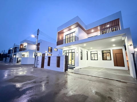 🏡 พลูวิลล่าใหม่สุดหรู โซนแม่เหียะ – อ.เมือง เชียงใหม่ พลูวิลล่าสร้างเสร็จใหม่ เจ้าของเพิ่งตกแต่งเสร็จ สดๆ ร้อนๆ พร้อมเฟอร์นิเจอร์บิ้วท์อินทั้งหลัง