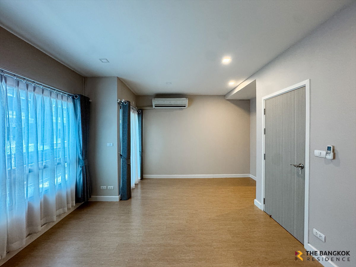 picture 🏡 3 Storey Townhome,Patio Watcharapol-Ramintra Near MRT Watcharapol  - 14/25