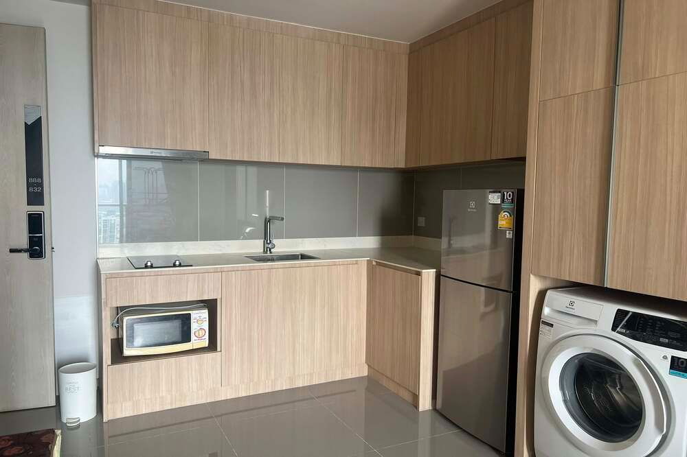 picture  For Sale !! Pet Friendly!!, High Floor 30++, corner room, great facility, 🔥 Code C20250800058.....M Jatujak, 2 bed, 2 bath, furnished, Special Deal!! - 3/9