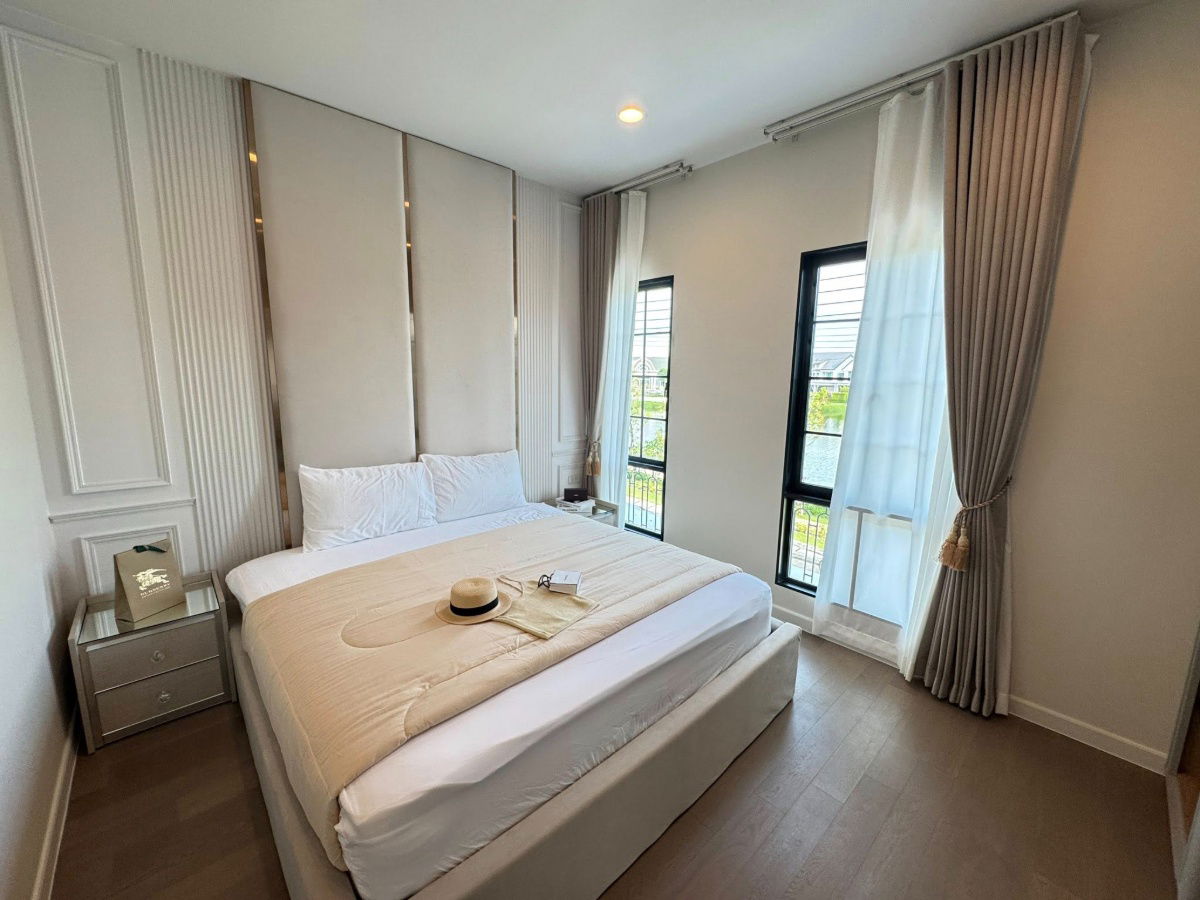 รูป บ้านใหม่หรู วิวติดทะเลสาบ หลังใหญ่สุดในโครงการ หมู่บ้านบุราสิริ ปัญญาอินทรา - รูปที่ 22/24