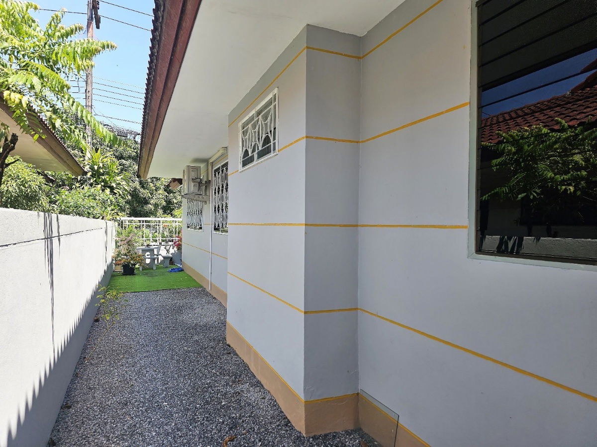 picture Single house for rent, 3 bedrooms, 2 bathrooms, Wongchalem Garden View - 2/5
