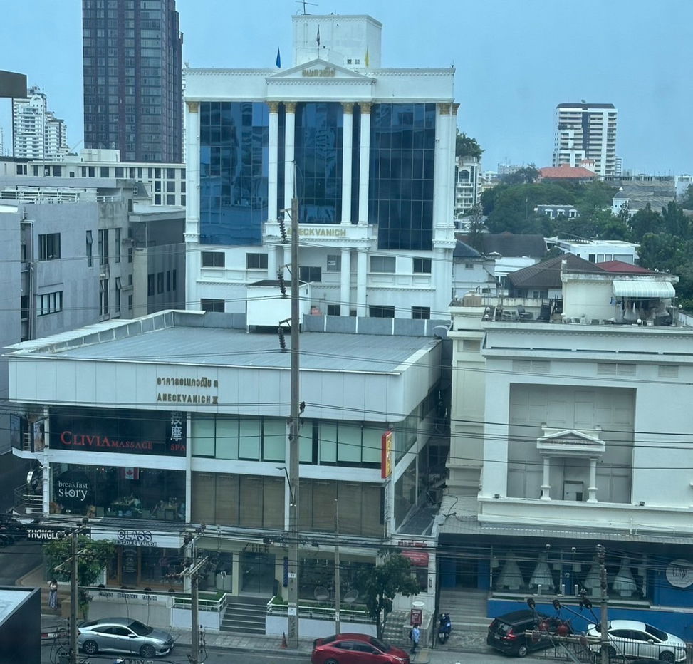 picture Office for rent (Thonglor) approximately 700 meters from BTS Thonglor Station. - 1/16