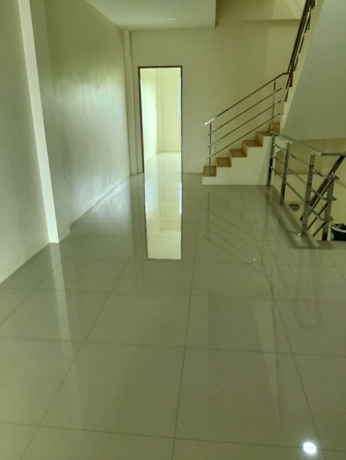 picture For Rent: Twin Commercial Building, 3 Floors   — Prime Location in Khok Pip, Si Mahosot District, Prachinburi Province - 2/7