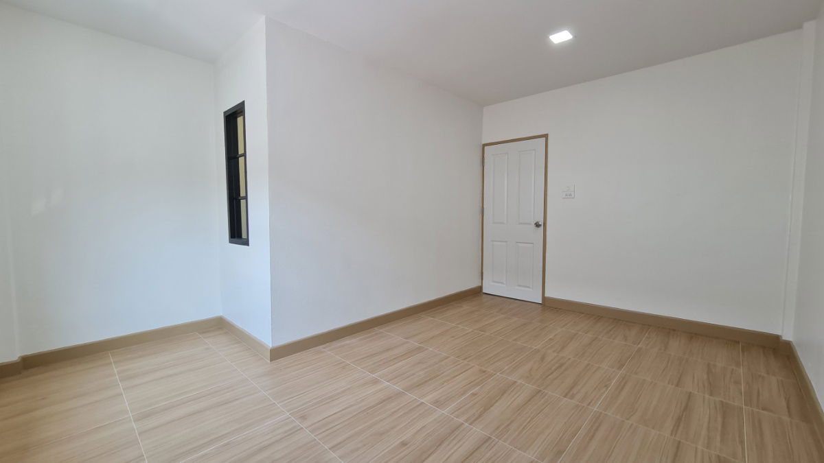 รูป 🏡 S460 [ขาย] ทาวน์เฮาส์ 2 ชั้น หมู่บ้านเคซี รามอินทรา 7  📍 MRT สถานีเศรษฐบุตรบำเพ็ญ / มีนบุรี  💰 ราคาเพียง 1,850,000 บาท - รูปที่ 8/18
