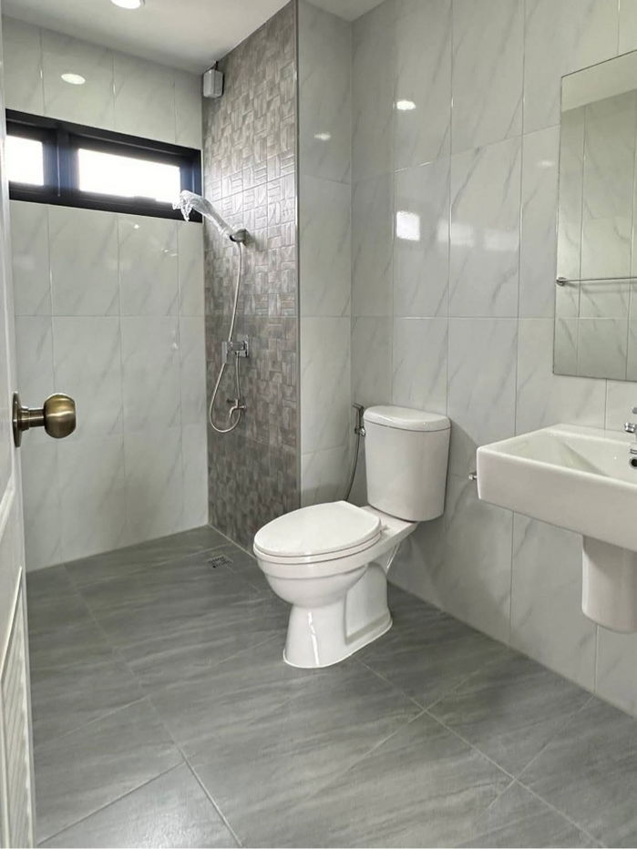 รูป  ทาวน์โฮม 3 ชั้น สร้างใหม่ หลังใหญ่  3 ห้องนอน 4 ห้องน้ำ - รูปที่ 8/8