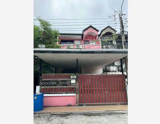 Call : 098-247-8889 หมู่บ้านสิชล ถนนกาญจนาภิเษก เขตบางแค ขายทาวน์เฮ้าส์ 3 ชั้น 28 ตารางวา หน้ากว้าง 6 เมตร 4 ห้องนอน 3 ห้องน้ำ ใกล้ MRT หลักสอง