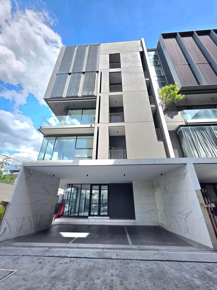 picture For Rent: 6-Storey Home Office with Rooftop – Rama 9 / Praditmanutham / Mengjai / Ratchada / Town in Town - 1/23