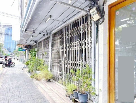 picture BTS Phra Khanong 800 m. 3-unit 4-story commercial building for rent 54 sq.wa. 792 sq.m. located on t - 5/8